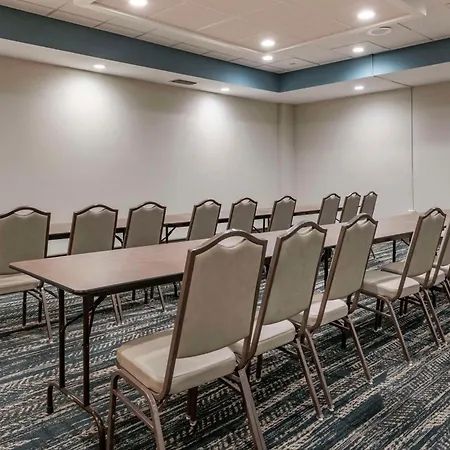 Comfort Inn & Suites Downtown Brickell-Port Of Miami-2