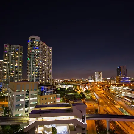 Comfort Inn & Suites Downtown Brickell-Port Of Miami-3