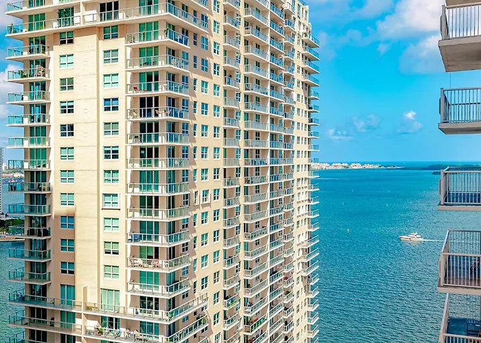 Lovely Condo With City & Ocean Views