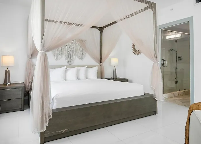 Townhouse Hotel